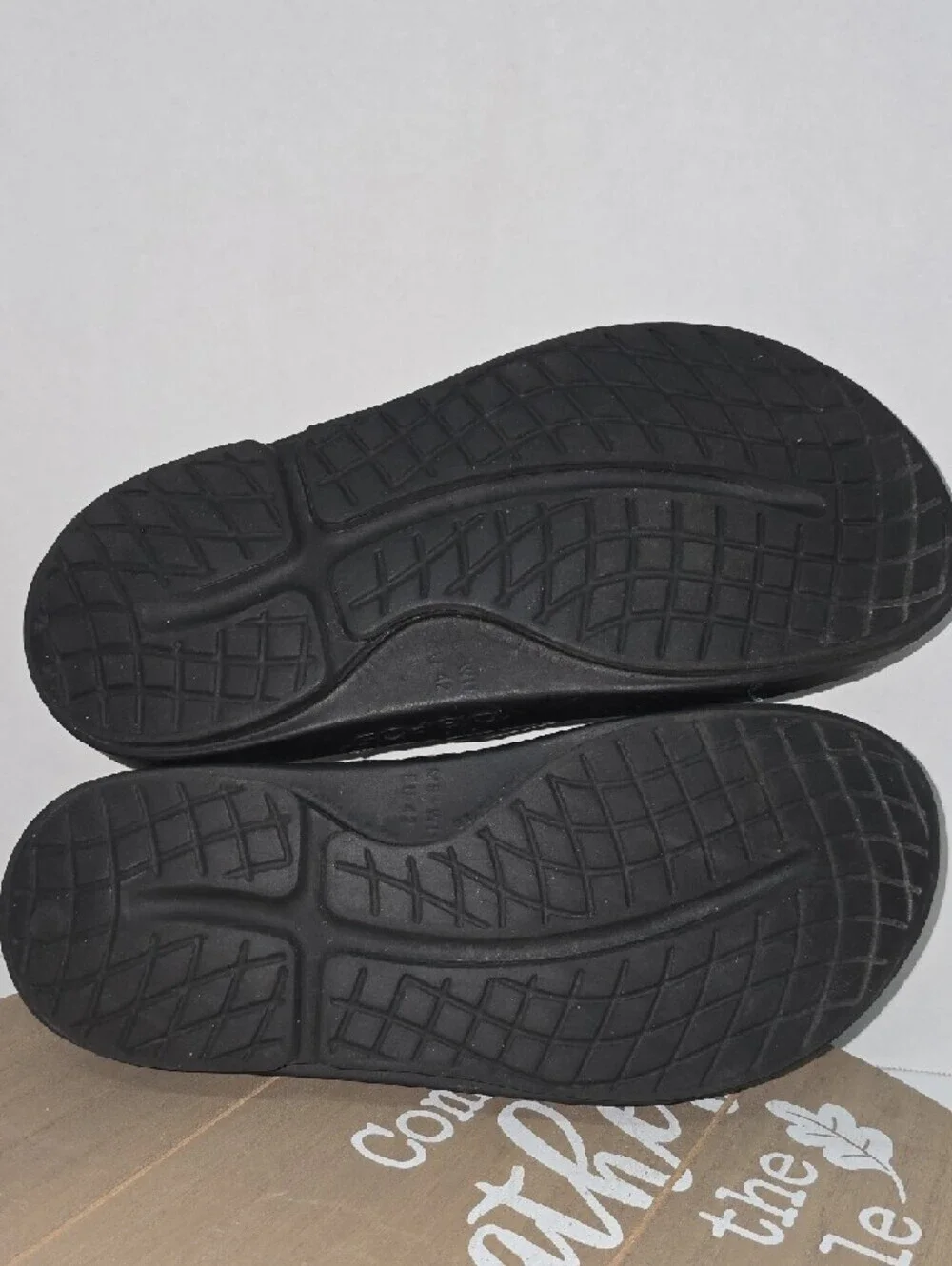 OOFOS comfortable slip
